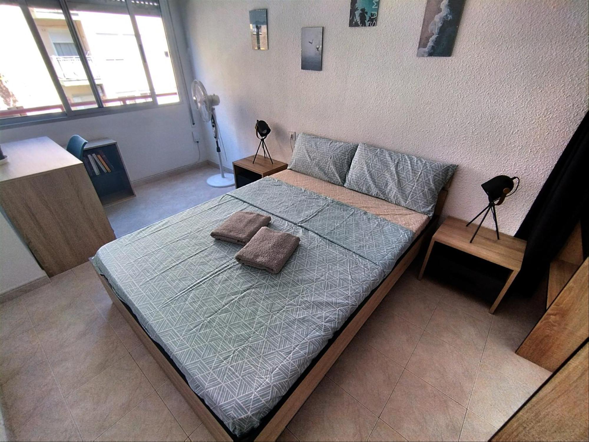 Habitaciones En Apartamento Compartido W Host Аликанте Екстериор снимка