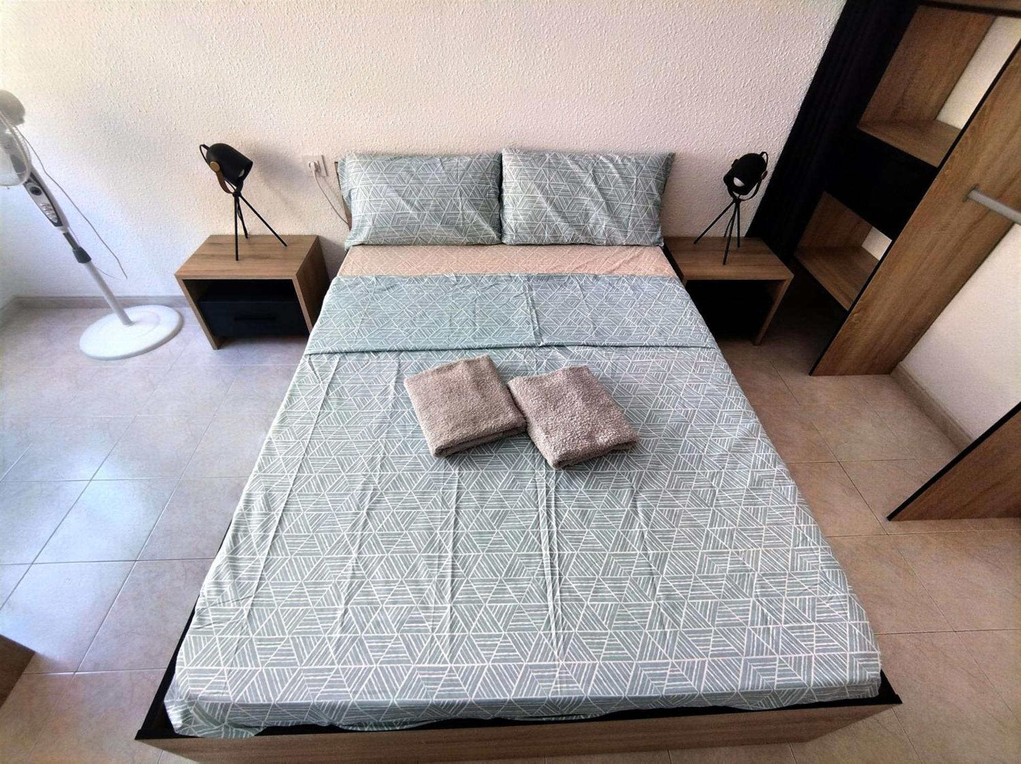Habitaciones En Apartamento Compartido W Host Аликанте Екстериор снимка